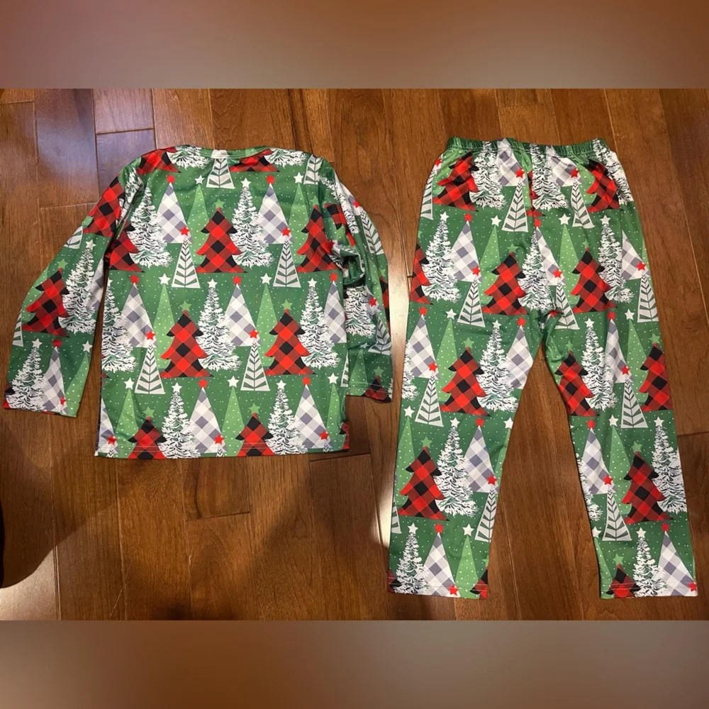 Festive Gnome Kids Pajama Set - Green and Red (5-6yr old)